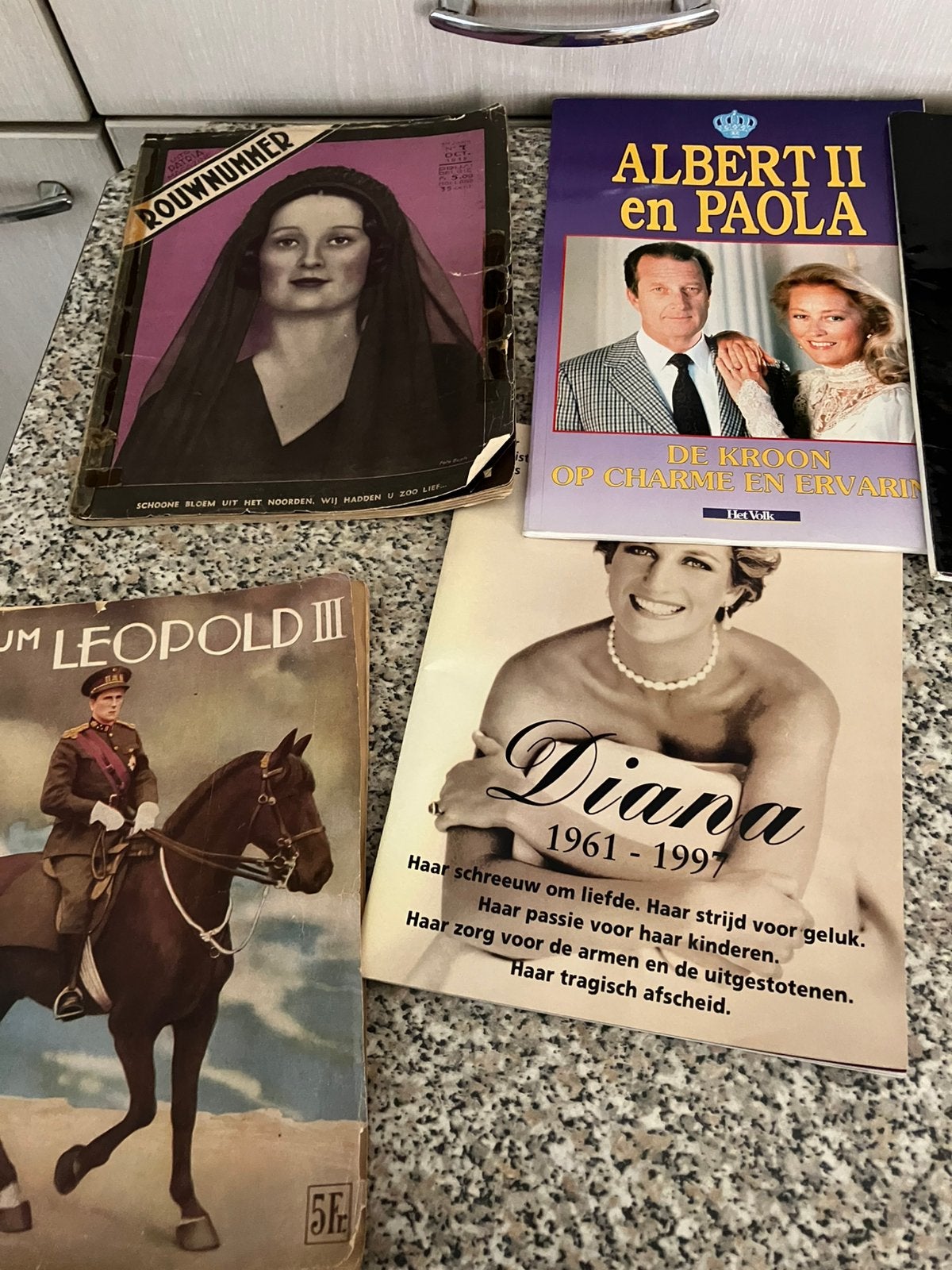 Tijdschriften van de koninklijke familie, Boeken, Film, Tv en Media, Ophalen, Gelezen