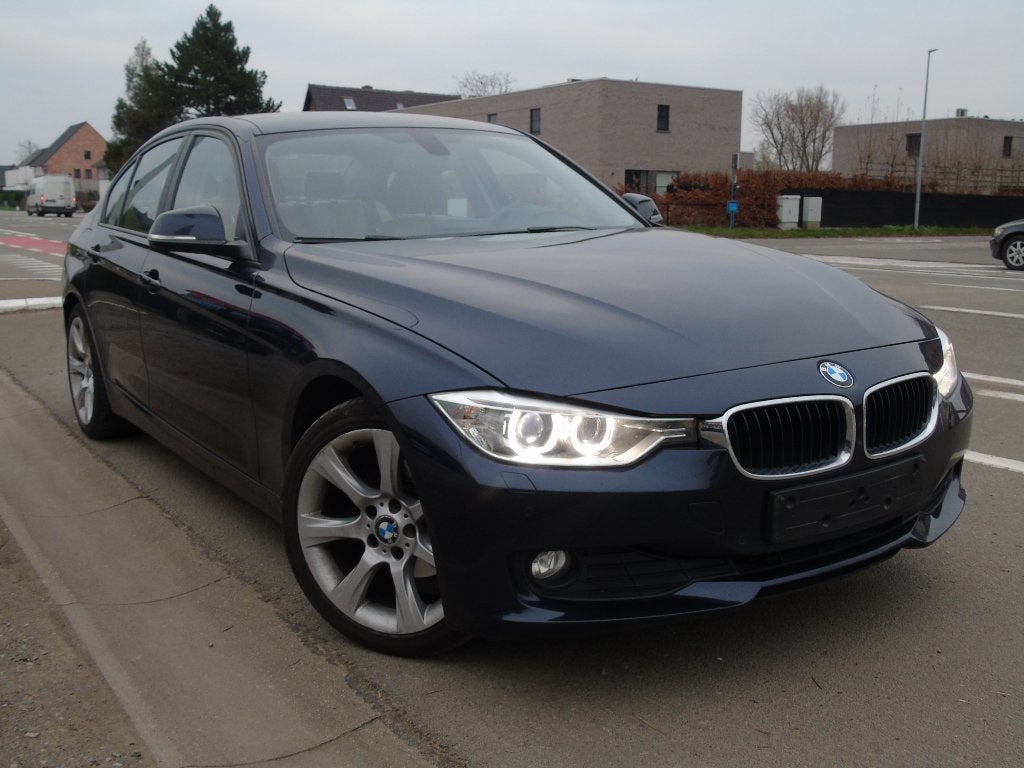 Bmw 318dA *06/2013 **Navi* Keyless Go*Bi-Xenon* AUTOMAAT, Auto's, BMW, Automaat, Dealer onderhouden, 1995 cc, Euro 6