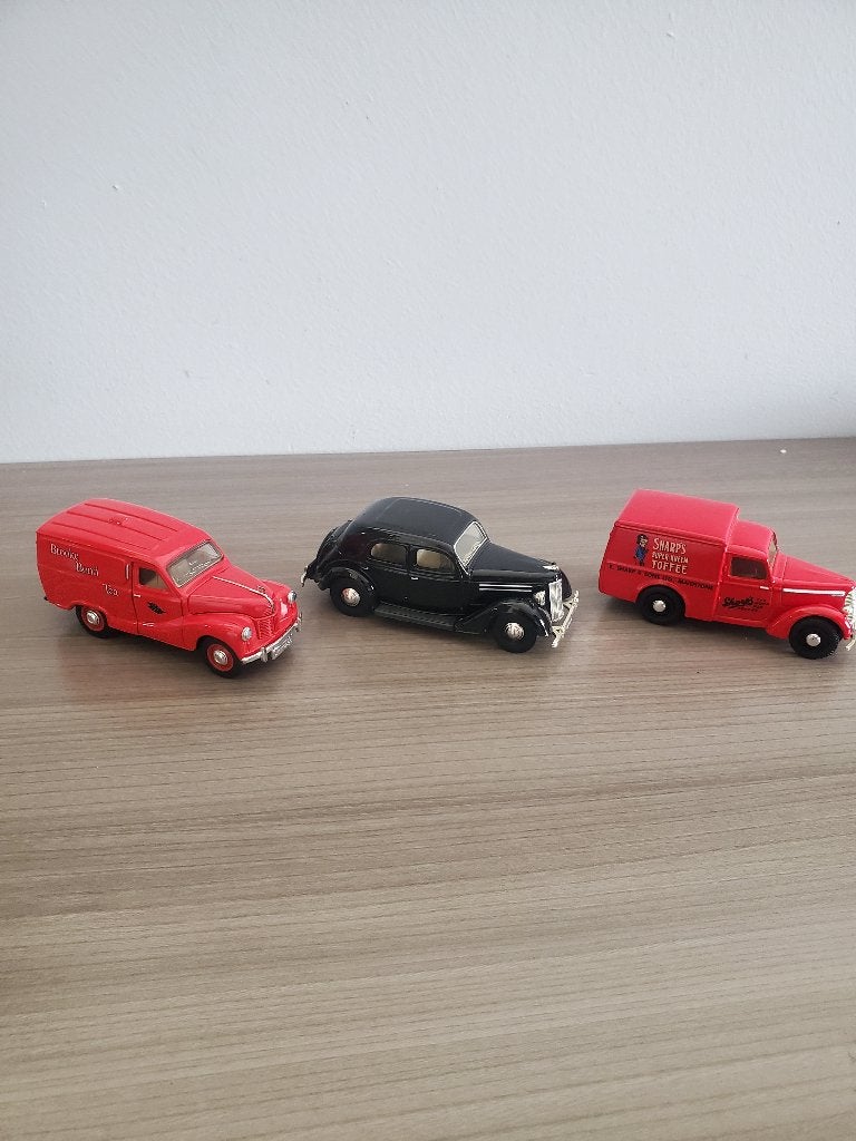 Lot 3 dinky matchbox 1:43, Hobby & Loisirs créatifs, Enlèvement ou Envoi, Comme neuf, Matchbox