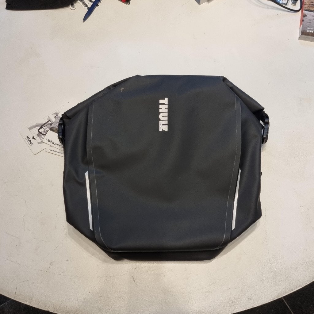 Thule Shield Fietstas 22L Zwart met InLock – NIEUW, Ophalen of Verzenden, Nieuw, Thule