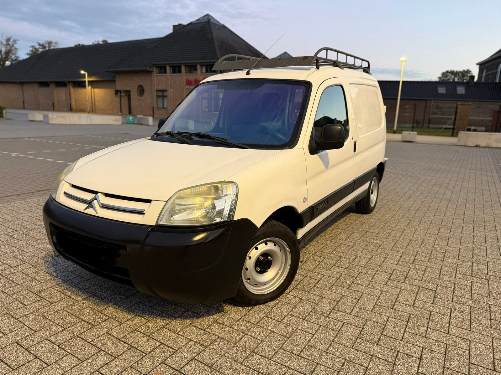 nette citroen berlingo 2.0hdi A/C trekhaak reeds gekeurd vvk, Auto's, Citroën, Wit, Diesel, Dealer onderhouden