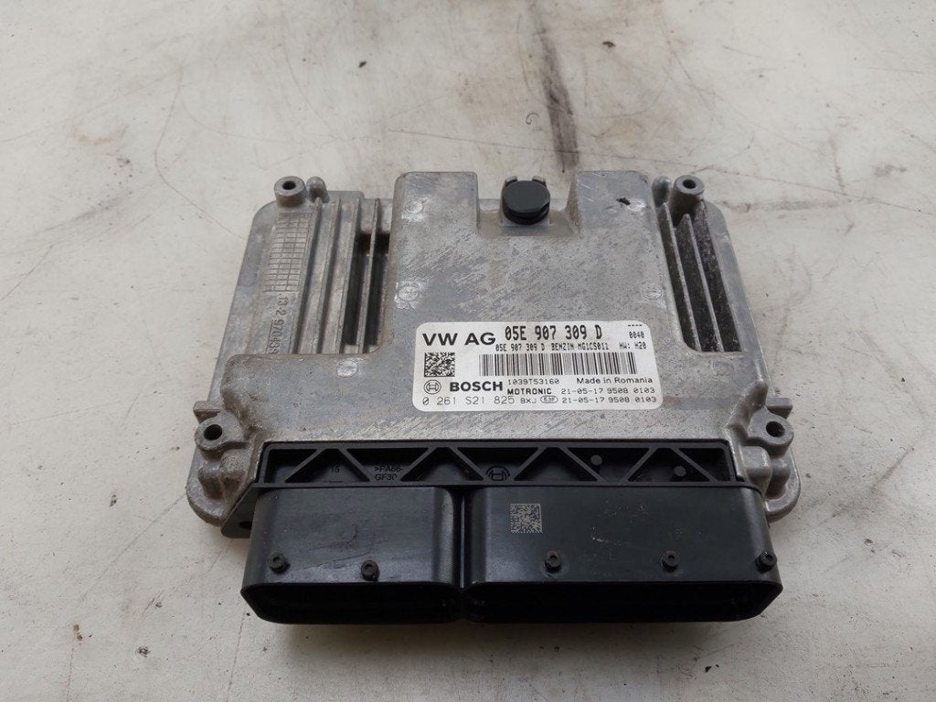 CALCULATEUR MOTEUR ECU Volkswagen Golf VIII (CD1), Autos : Pièces & Accessoires, Robert Bosch AG, Volkswagen, Utilisé, Robert-Bosch-Allee 1
74232  Abstatt, DE