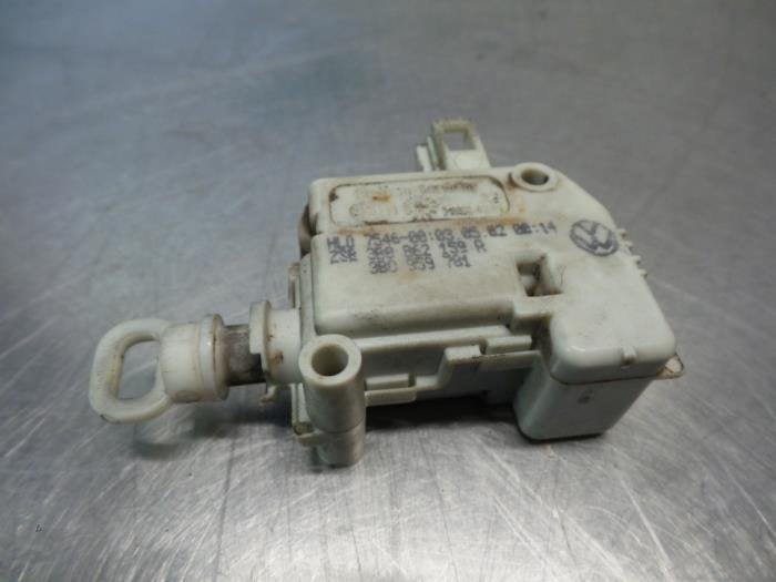 Motor Centrale Deurvergrendeling van een Seat Ibiza (Ibiza 0, Gebruikt, -, -, Ophalen of Verzenden