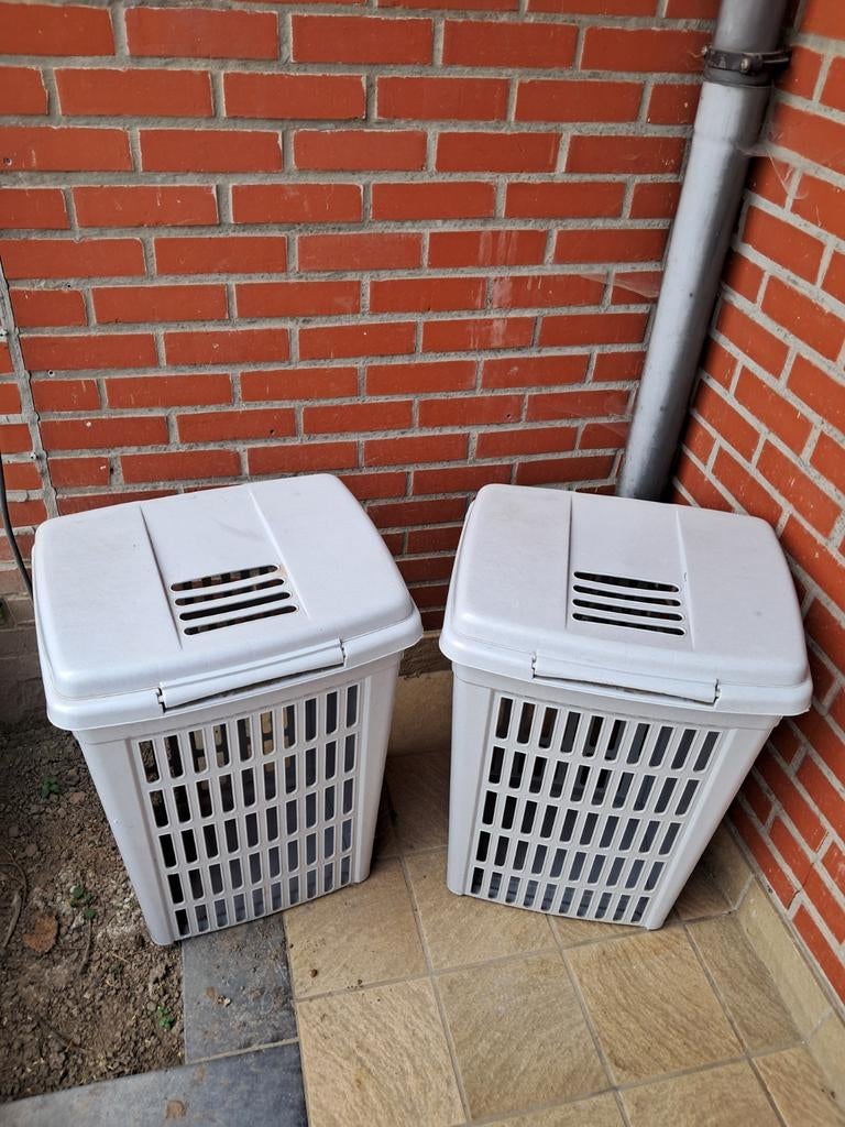 Paniers à linge (2), Enlèvement