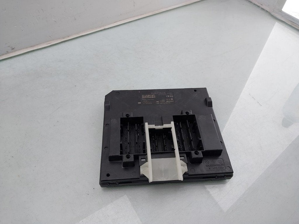 COMPUTER BODY CONTROL Seat Leon (5FB) (|5Q0937084CN|), Gebruikt, Service@seat.de, Seat Deutschland GmbH, Seat