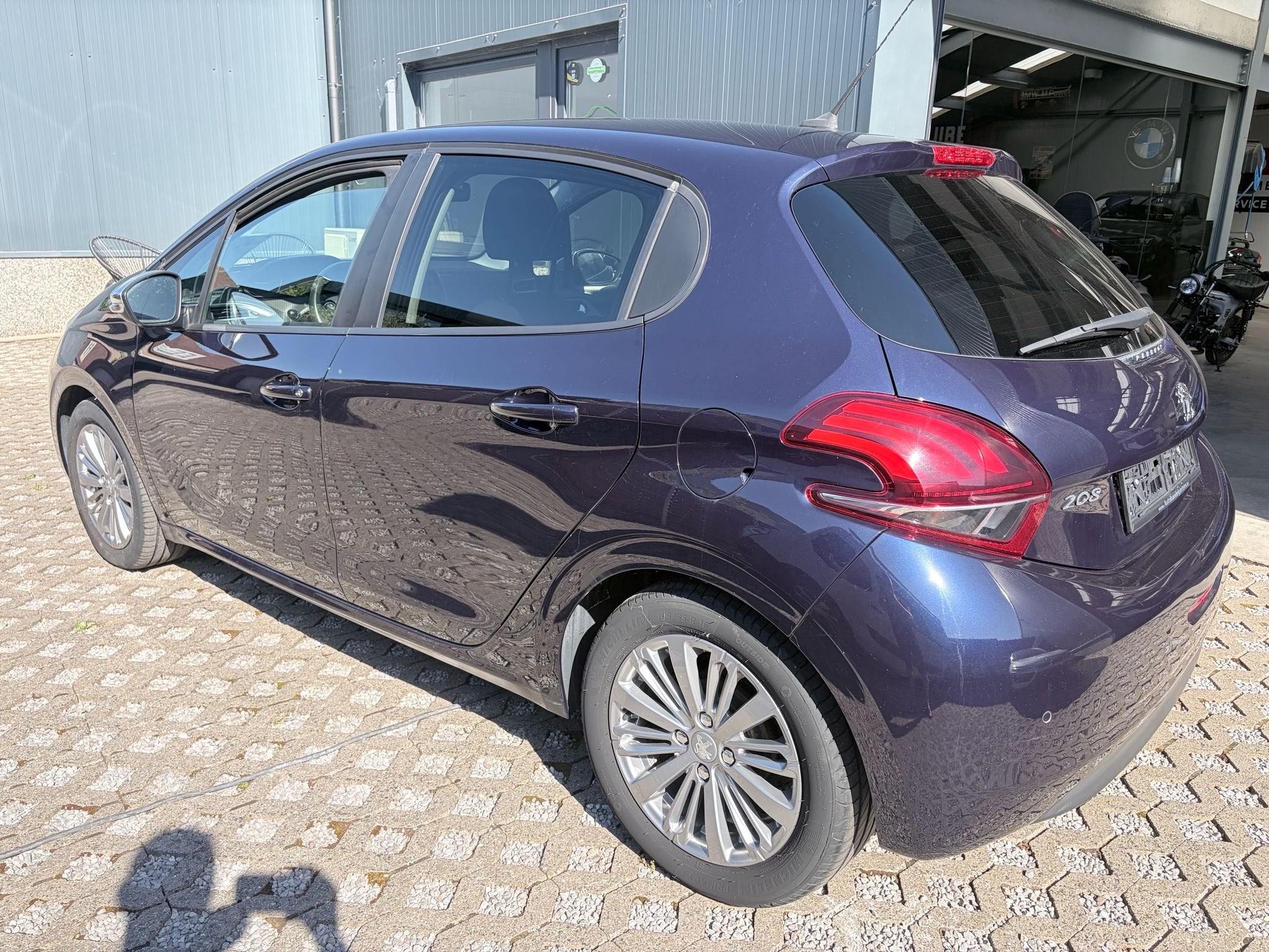 Peugeot 208 Benzine - Allure uitvoering, Auto's, Voorwielaandrijving, Stof, Gebruikt, Blauw