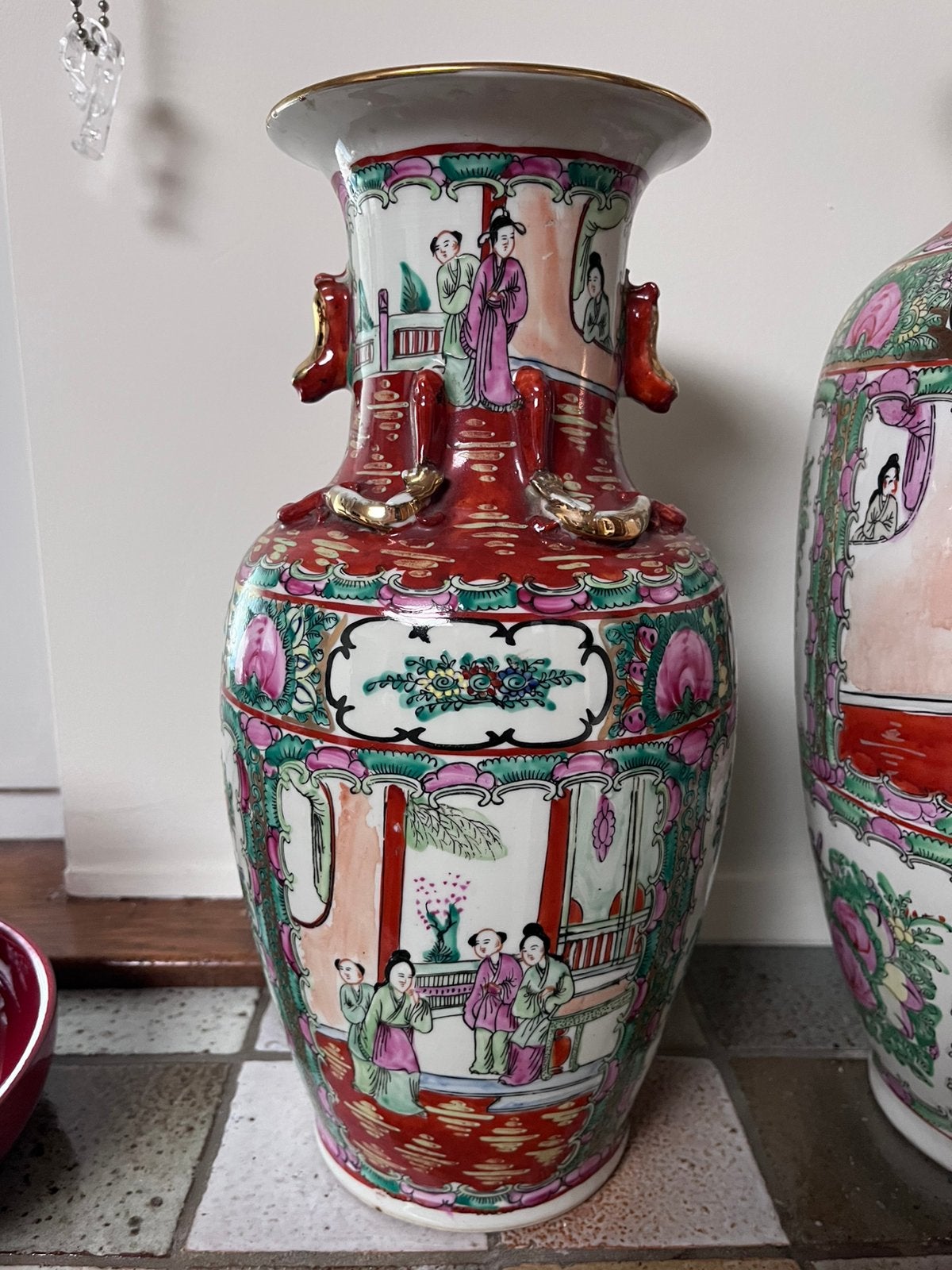 Chinese Famille Rose / Canton vaas met Fo-honden, Antiek en Kunst, Ophalen