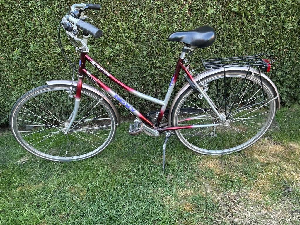 Damesfiets Novy, Fietsen en Brommers, Ophalen, Gebruikt, Overige merken, Versnellingen