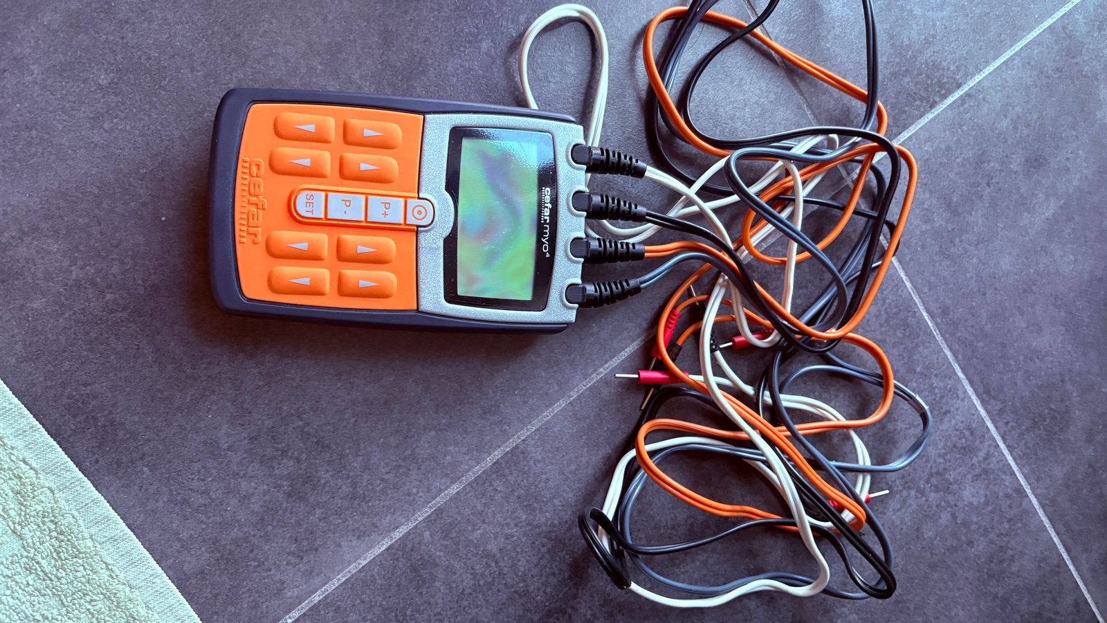 Électrostimulateur Cefar Myo 4 pour l'entraînement et récup, Sports & Fitness, Enlèvement ou Envoi, Comme neuf