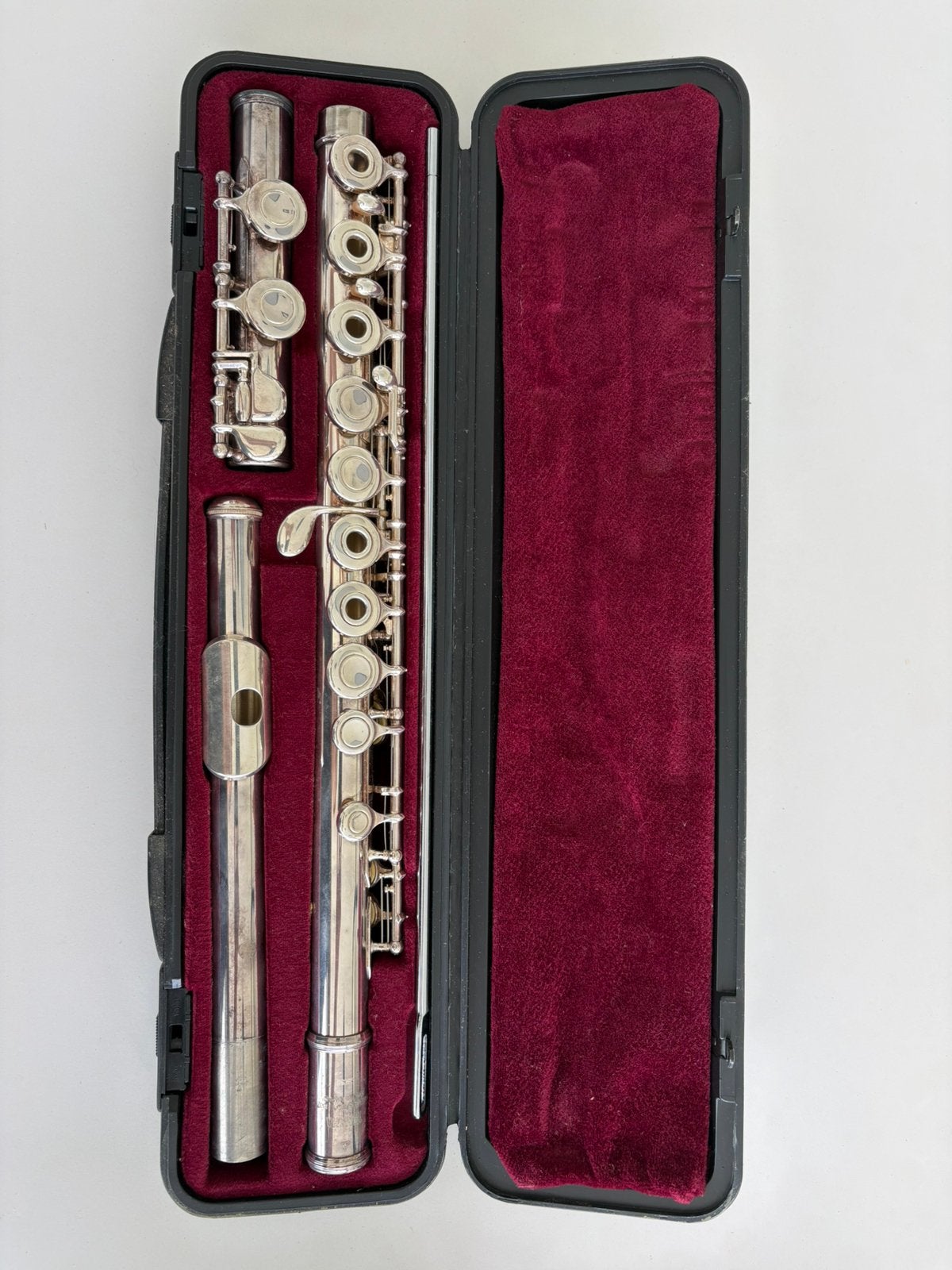 Dwarsfluit Yamaha 281S2 (met gratis fluitstand), Muziek en Instrumenten, Ophalen, Gebruikt, Dwarsfluit, Met koffer of tas