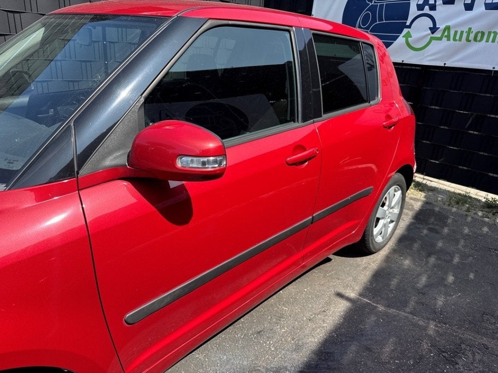 PORTIER LINKS VOOR Suzuki Swift (ZA / ZC / ZD1 / 2/3/9), Suzuki-Allee 7
64625  Bensheim, DE, Gebruikt, Suzuki Deutschland GmbH