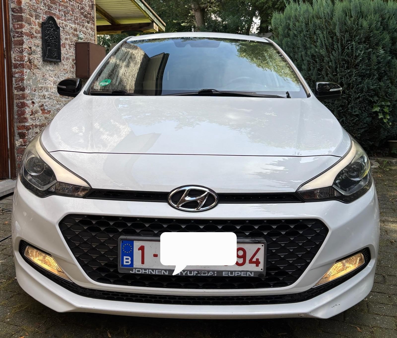 Hyundai i20 . année 2016. Essence. 108.000km, Particulier, Essence, Achat, I20