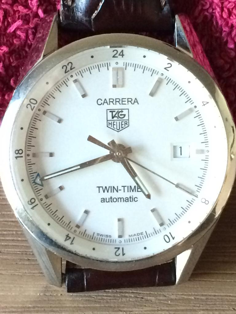 Tag Heuer WV2116 Carrera Twin Time, Bijoux, Sacs & Beauté, Montres | Hommes, Utilisé, Montre-bracelet, TAG Heuer, Acier, Cuir