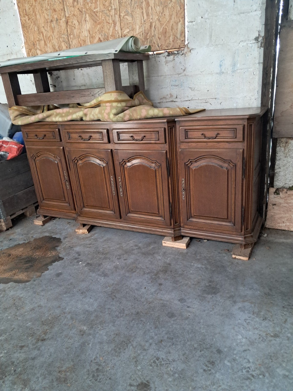 Eiken dressoir, Ophalen