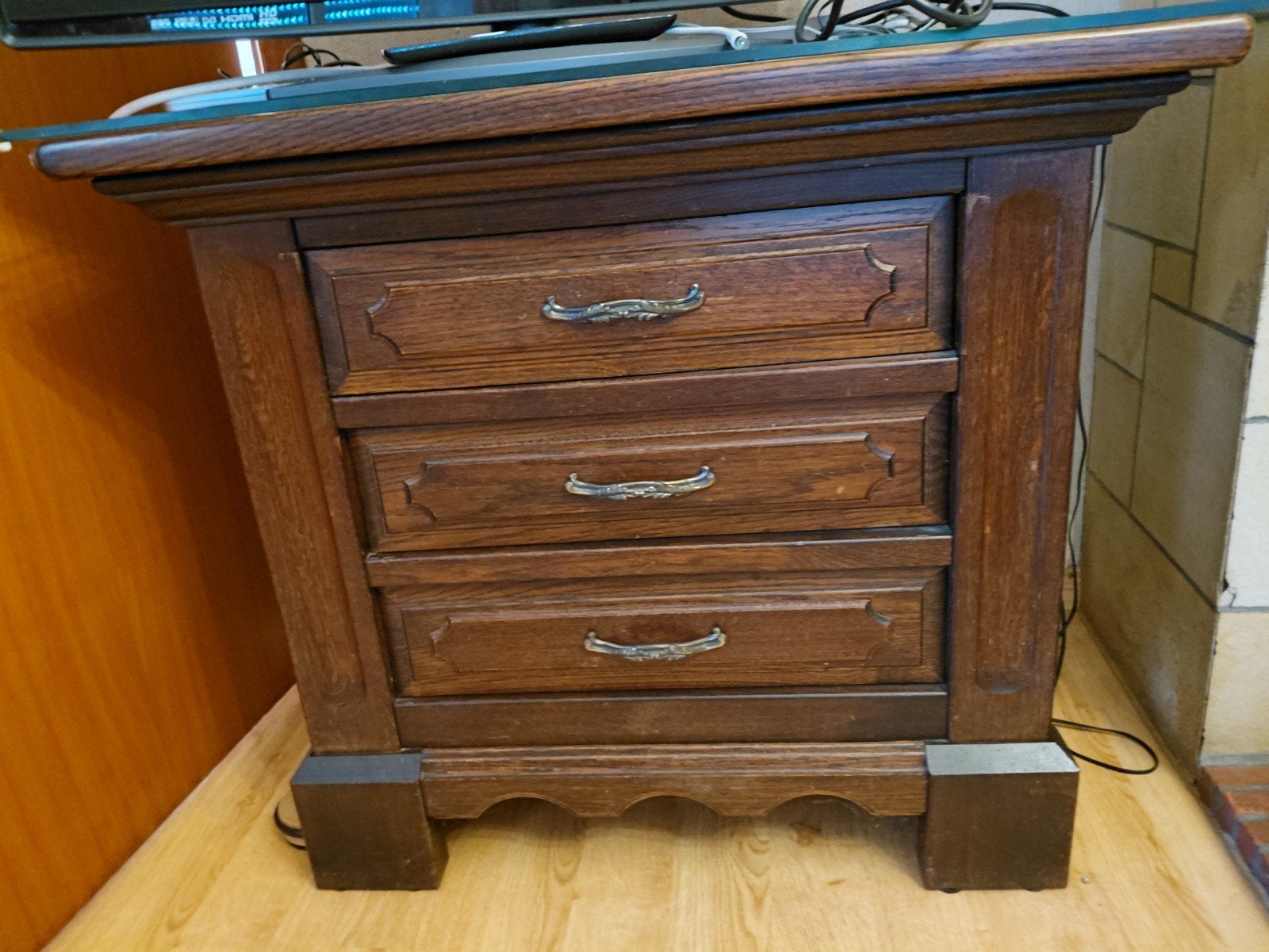 Kastje donker hout, Huis en Inrichting, Ophalen