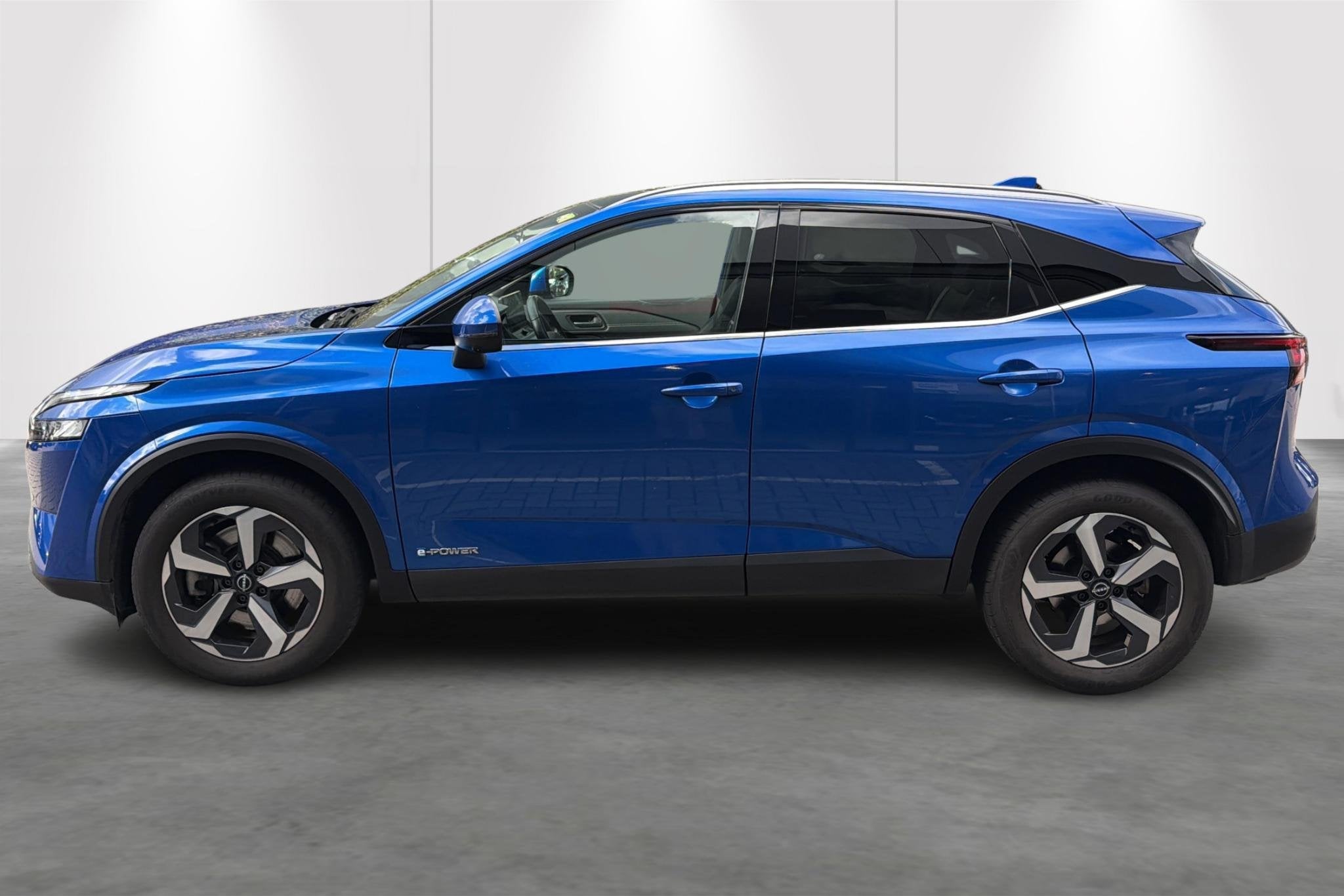 Nissan Qashqai e-POWER-Aut-Pano-360Cam-Carplay-Gps, Auto's, Stof, Gebruikt, 750 kg, Blauw