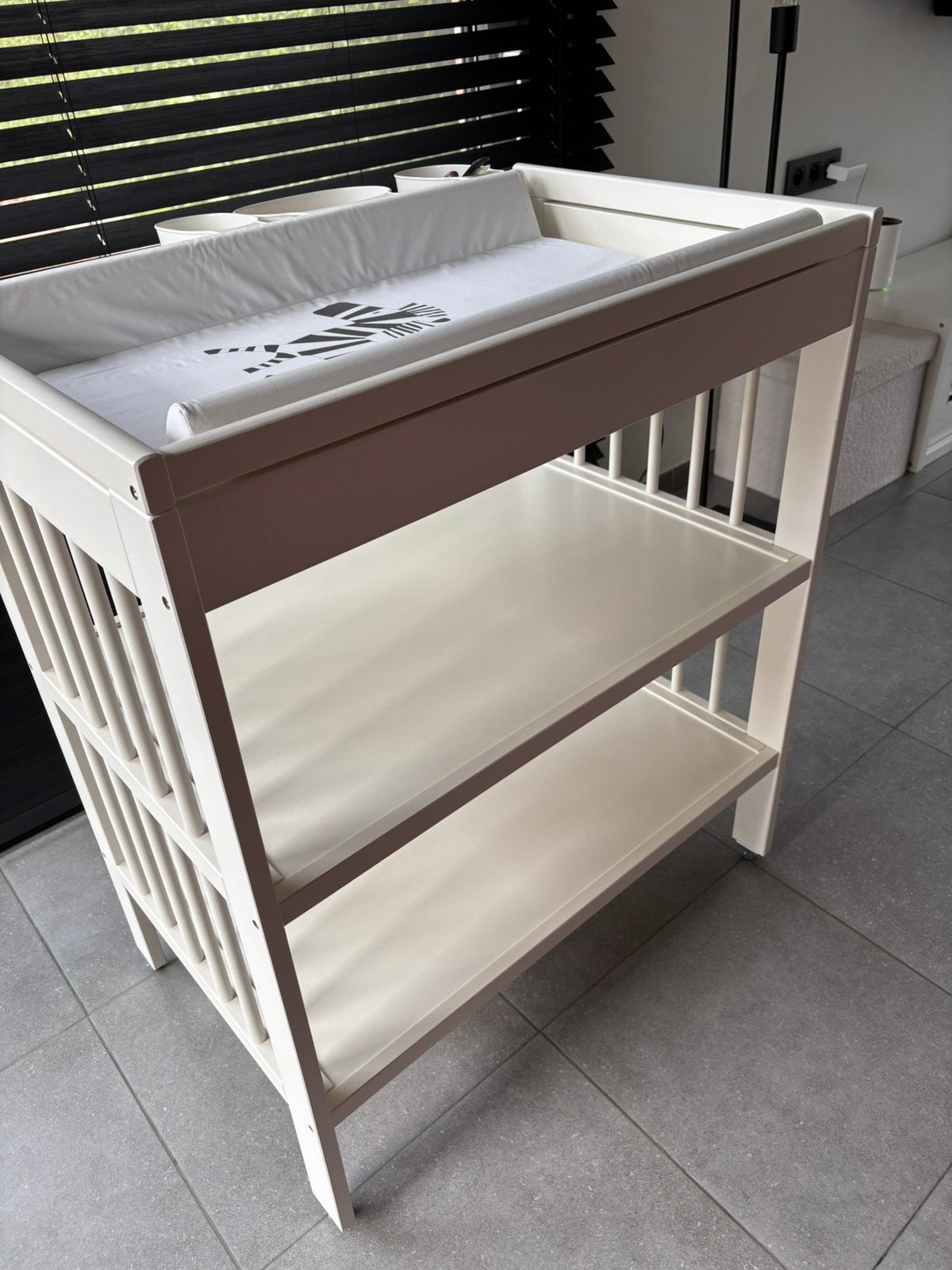 Verzorgingstafel zo goed als nieuw!, Kinderen en Baby's, Ophalen, Zo goed als nieuw