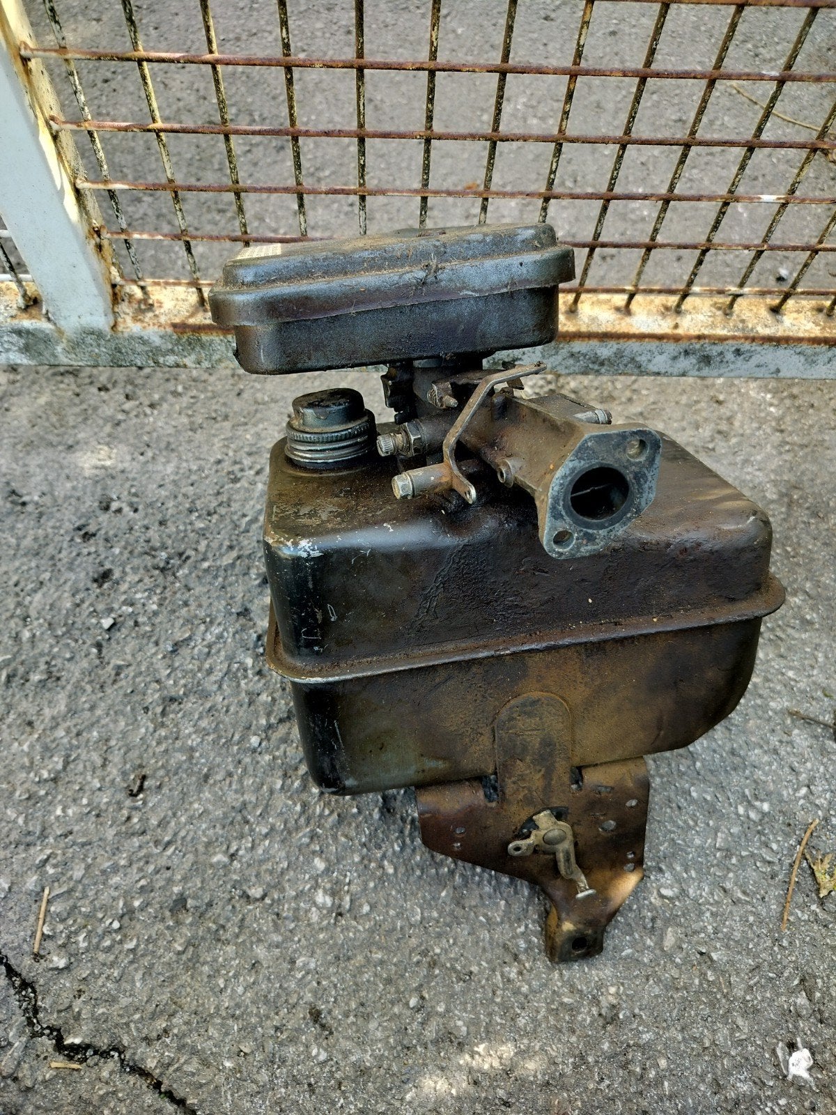 carburateur moteur motoculteur Briggs et stratton, Enlèvement