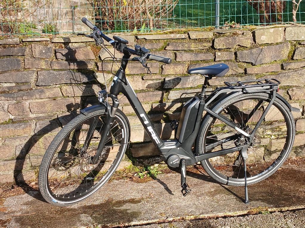 Vélo Tout Chemin (VTC) électrique marque Cube taille S, Vélos & Vélomoteurs, Enlèvement, Utilisé, 50 km par batterie ou plus, Cube