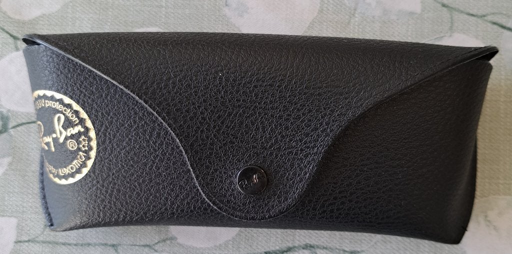 Brillendoos / etui zonnebril Ray-Ban sunglasses by Luxottica, Handtassen en Accessoires, Ophalen, Zonnebril, Ray-Ban