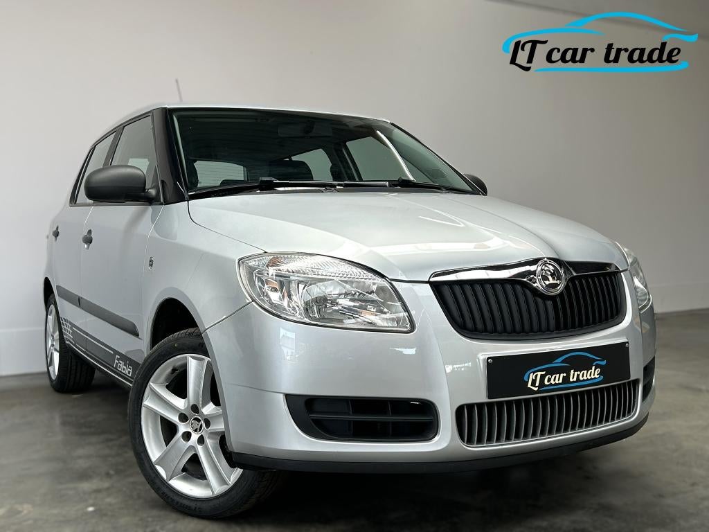 Skoda Fabia 1.2i Ambiente * Clime * Jantes en alu * Garantie, Autos, Argent ou Gris, Achat, 140 g/km, Boîte manuelle