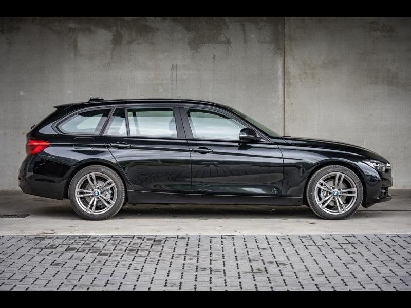BMW 318i avec coffre de toit et attelage de remorque - 62838, 100 kW, Achat, Noir, 5 portes