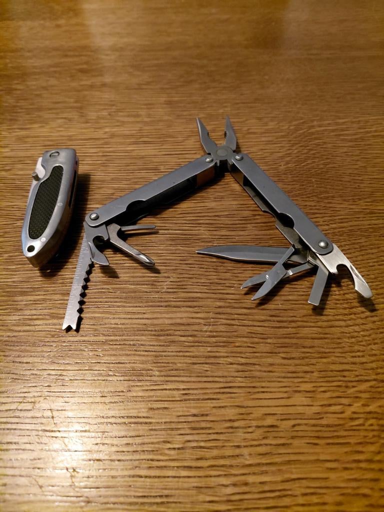 1 zakmes en 1 zakmes met tang, Caravans en Kamperen, Kampeergereedschap, Ophalen of Verzenden, Nieuw