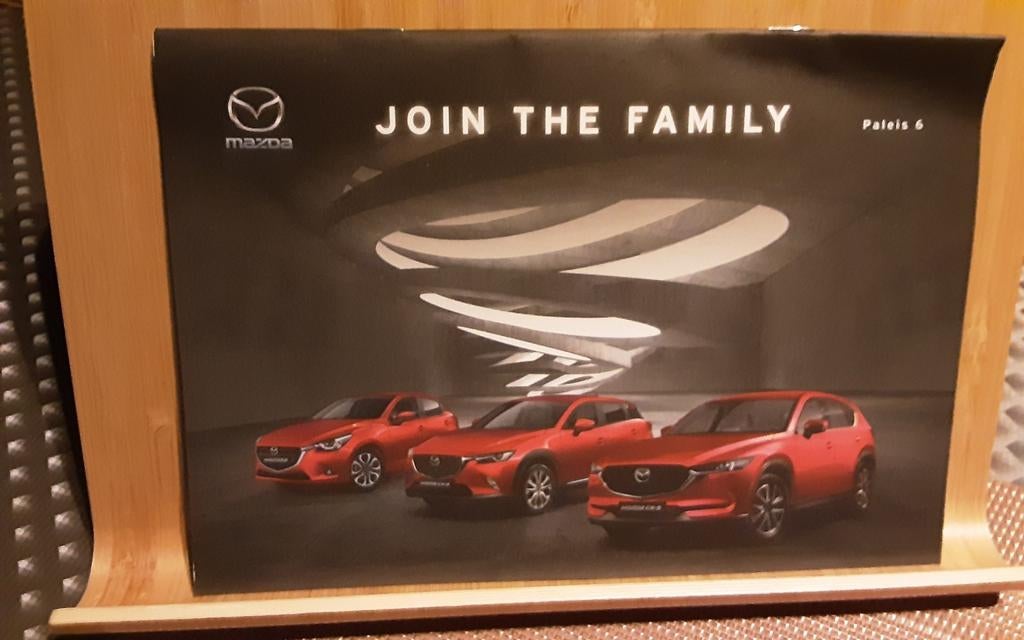 Mazda gamma brochure, Livres, Autos | Brochures & Magazines, Enlèvement ou Envoi, Mazda