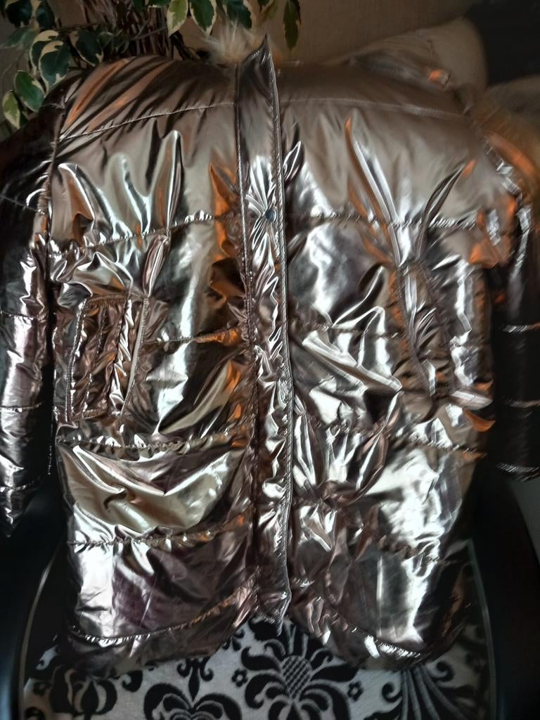 Warme gouden winterjas m.48 met kap, Kleding | Dames, Ophalen of Verzenden, Nieuw, Maat 46/48 (XL) of groter, Overige kleuren