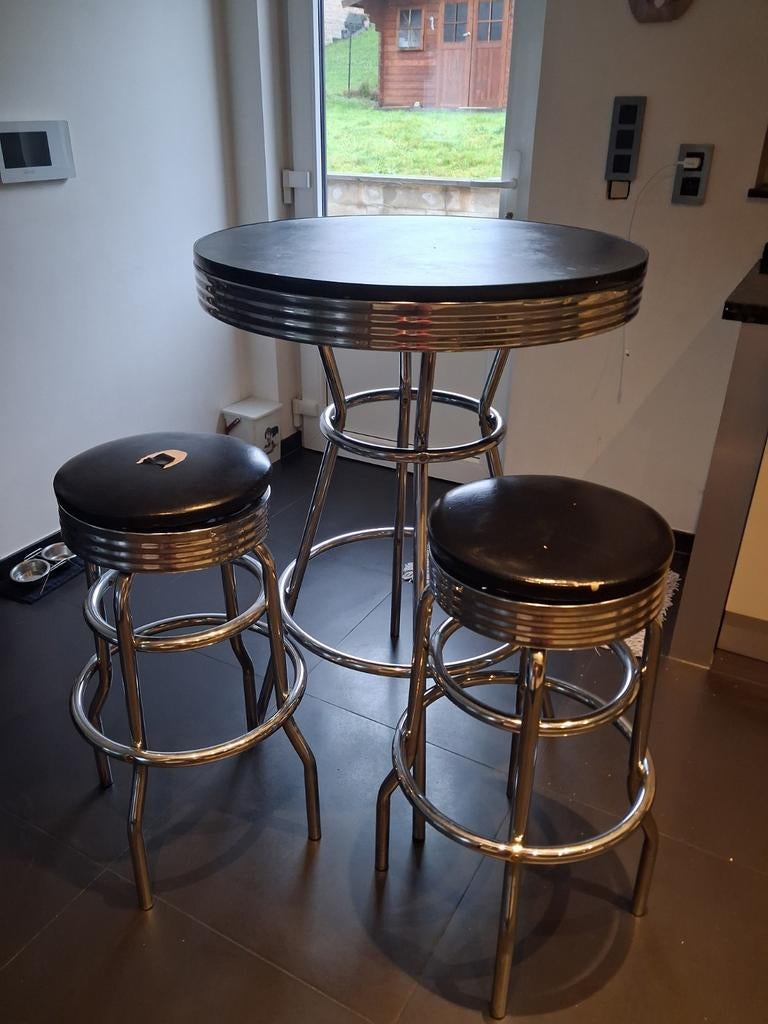 Table haute et 2 tabourets