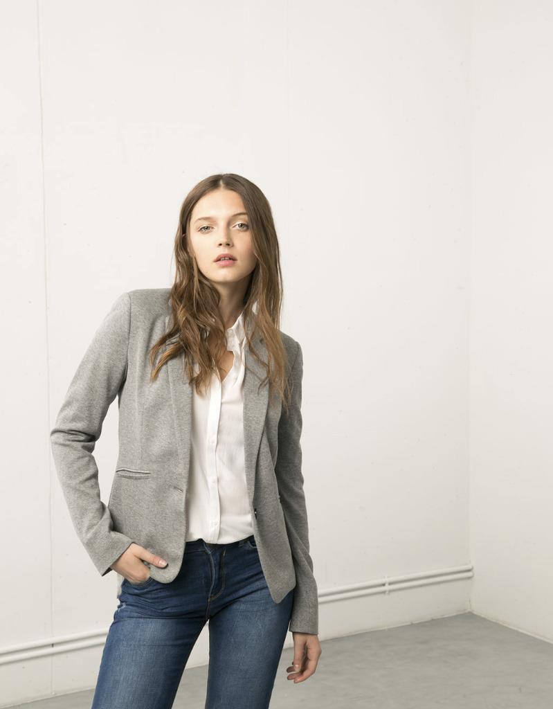Grijze blazer van Bershka - Maat small, Kleding | Dames, Verzenden, Grijs