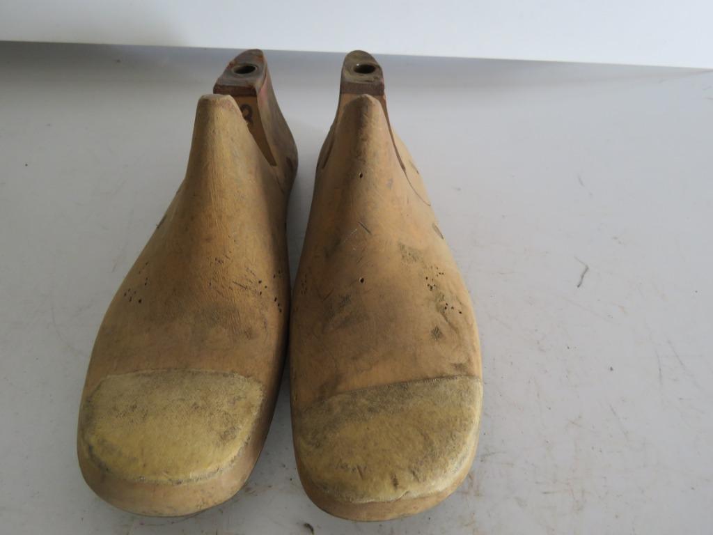 Paire de chaussure ancienne  dure taille 33, Enlèvement ou Envoi