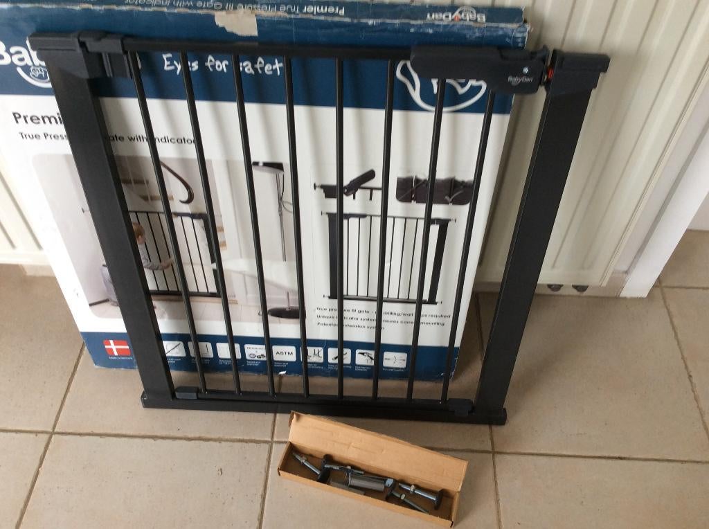 Barrière de sécurité BabyDan pour portes de 73,5 à 79,6, Enlèvement, Barrière de sécurité