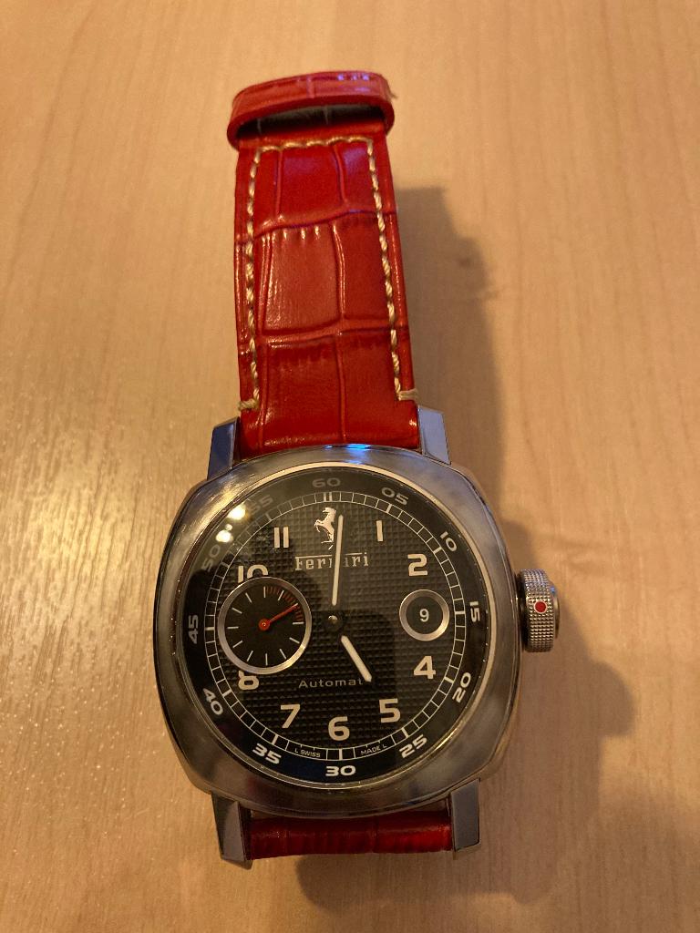 Montre, Montre-bracelet, Cuir, Comme neuf, Enlèvement