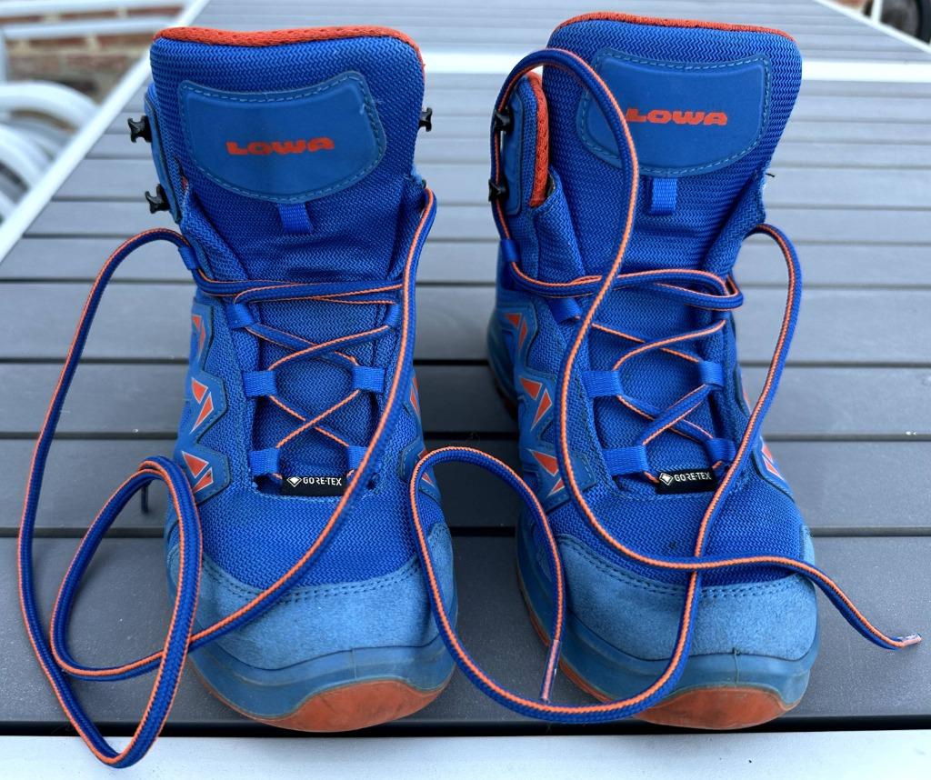 Lowa leder bergschoenen kind, maat 36, Ophalen, Zo goed als nieuw, Schoenen