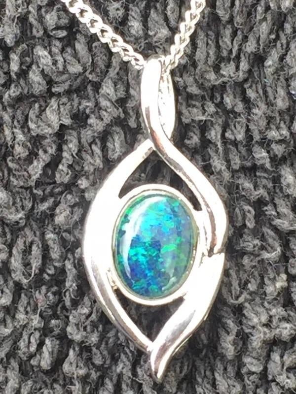 Silver Rodium Plated necklace Coober Pedy Opal triplet, Met edelsteen, Nieuw, Ophalen of Verzenden, Zilver