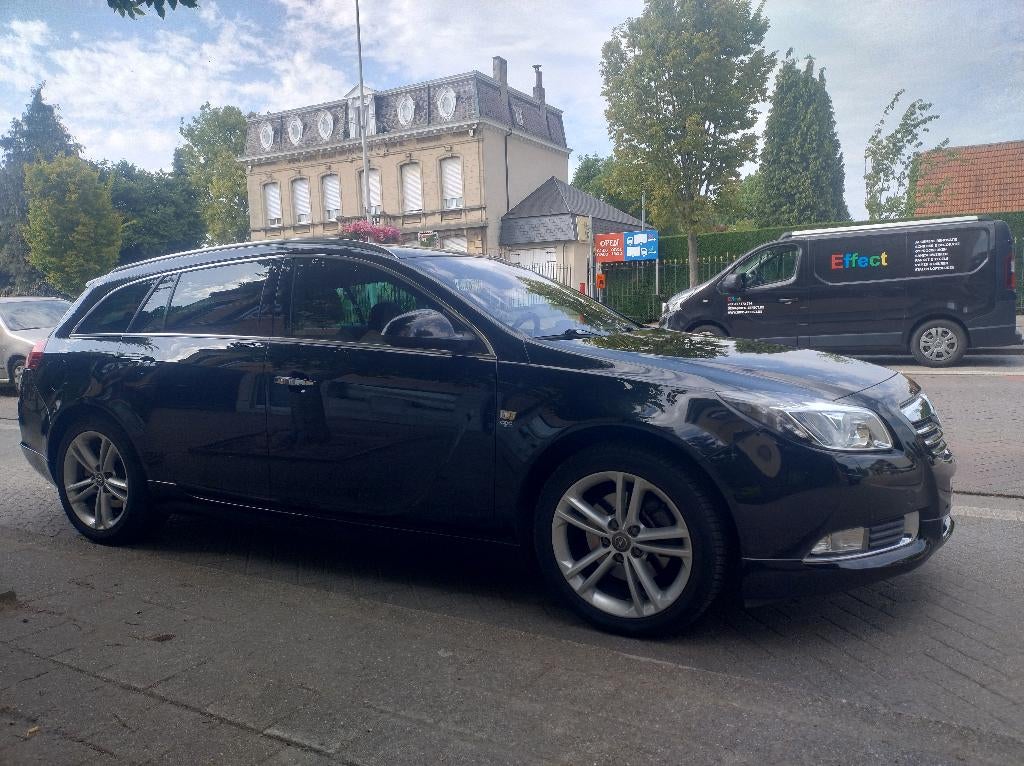 Opel Insignia 2.0 CDTI OPC line, Voorwielaandrijving, Euro 5, Parkeersensor, Zwart