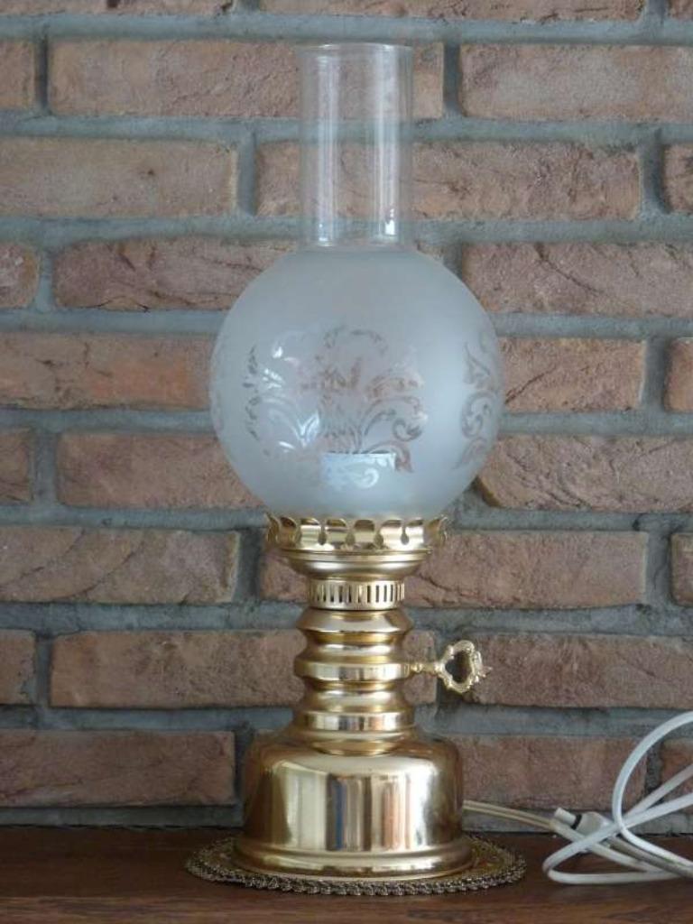 Petroleumlamp elektriciteit, Antiek en Kunst, Antiek | Verlichting, Ophalen of Verzenden