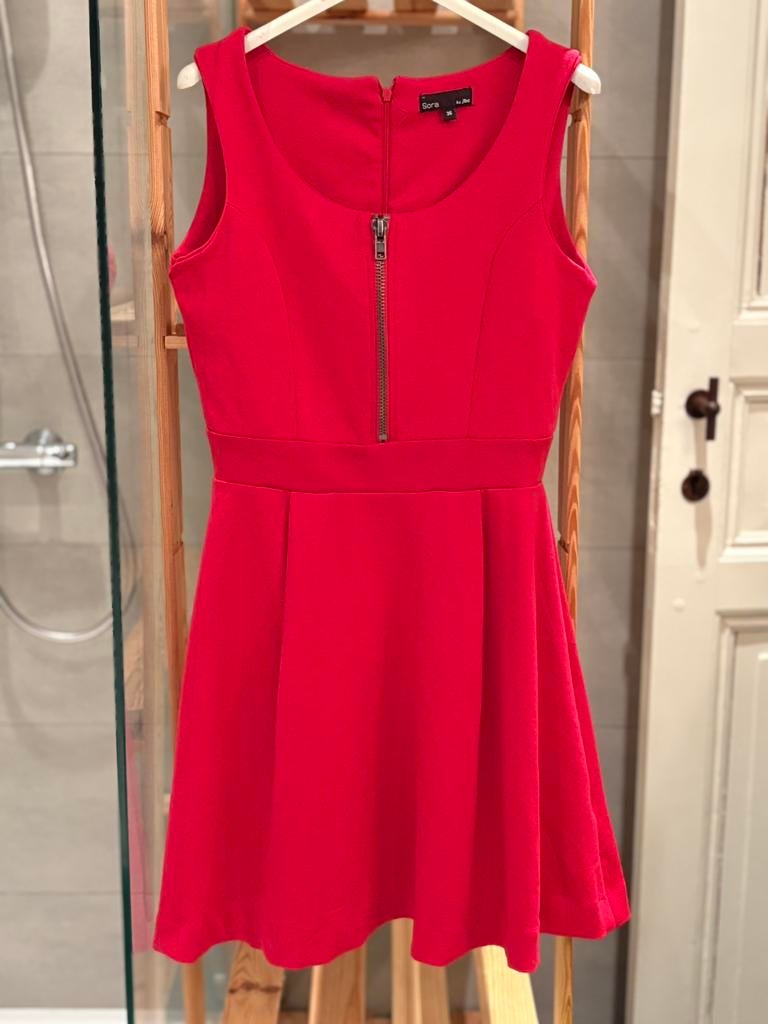 Roze/Rood kleedje van Sora by jbc (36)., Ophalen, Overige typen, Sora, Zo goed als nieuw