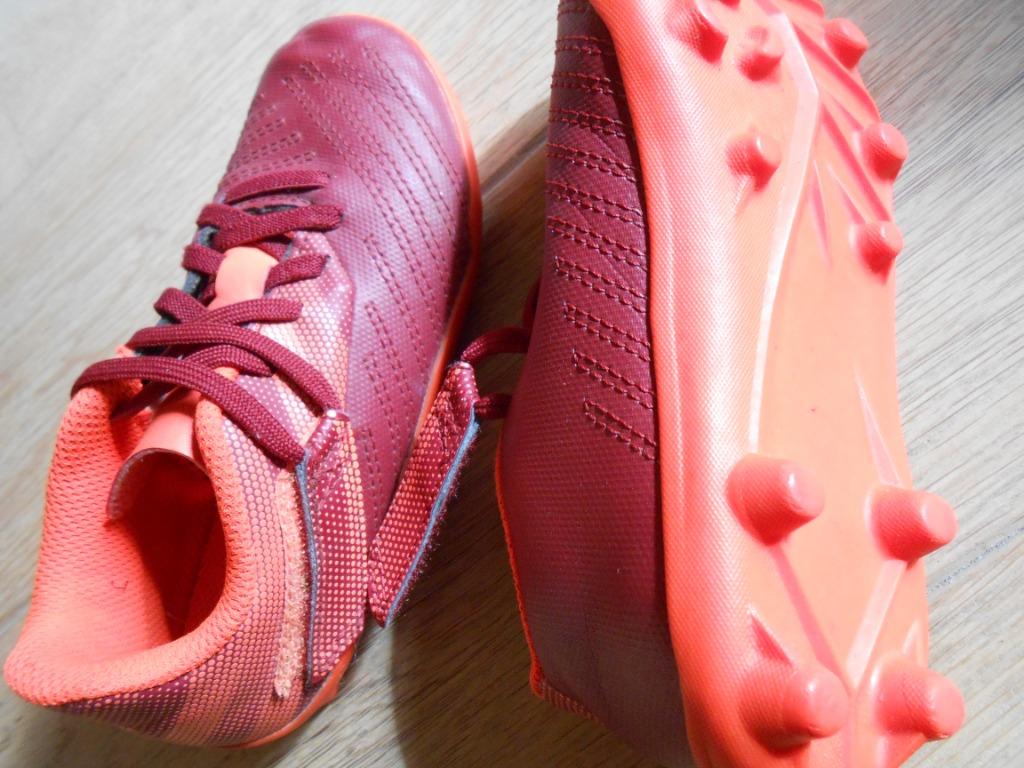 chaussures foot, rugby, etc Kipsta pointure 29 très bon état, Enlèvement, Comme neuf, Chaussures