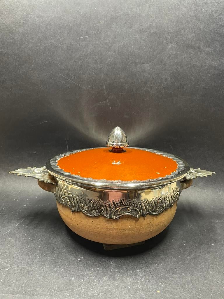 Antieke terracotta pot met zilveren versiering en ornamenten, Antiek en Kunst, Ophalen