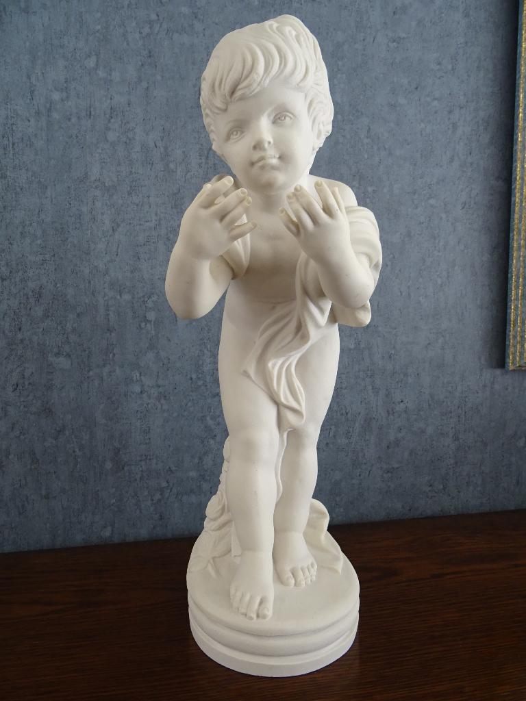 Wit keramiek beeld van een meisje., Antiek en Kunst, Ophalen