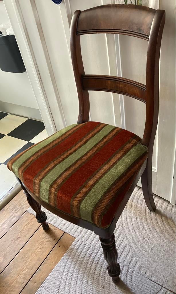 Lot de 4 antiques chaises de style en acajou, Enlèvement