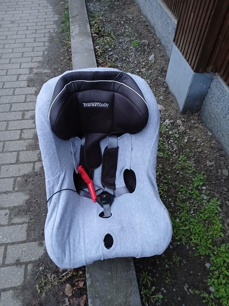 Autostoel Isofix Titaniumbaby 9-18kg of 9 maand.-3,5 jaar, Ophalen of Verzenden, Isofix