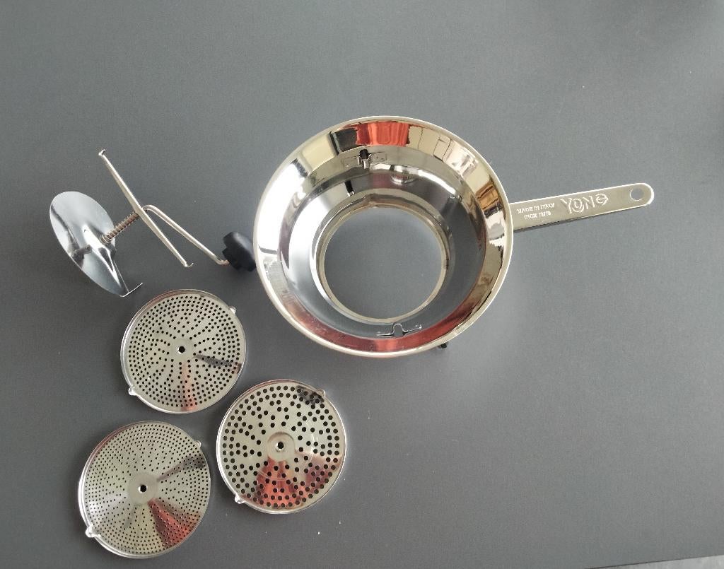 PASSE  VITE  24cm  en INOX  18/10  Yong, Maison & Meubles, Enlèvement ou Envoi, Neuf, Inox, Autres types