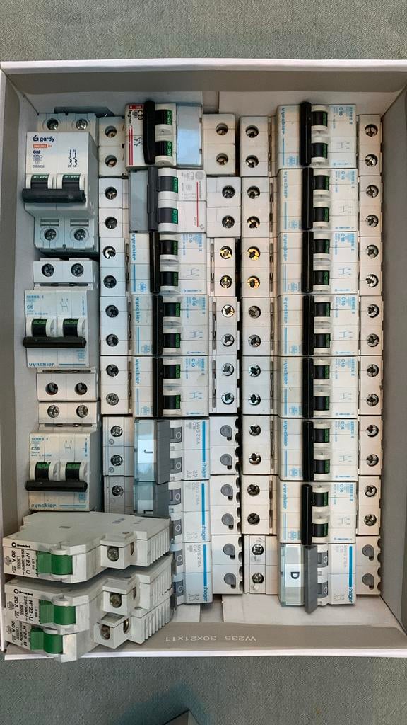 Automatische zekeringen Vynckier, Hager, 6/10/20A, Ophalen of Verzenden, Gebruikt