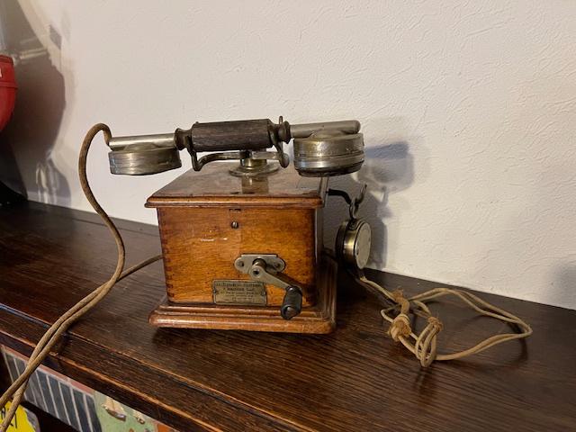 Antieke Franse telefoon La Sequanaise, Ophalen