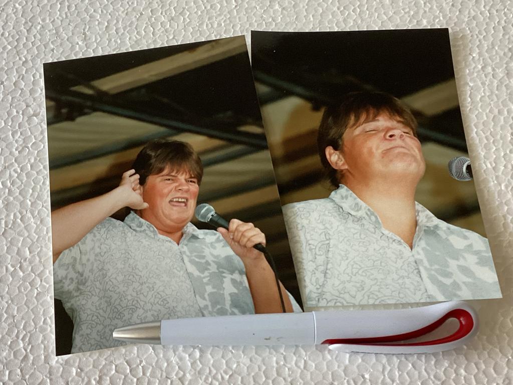🌼 2 echte foto’s Margriet Hermans 1992 📸, Ophalen of Verzenden, Zo goed als nieuw