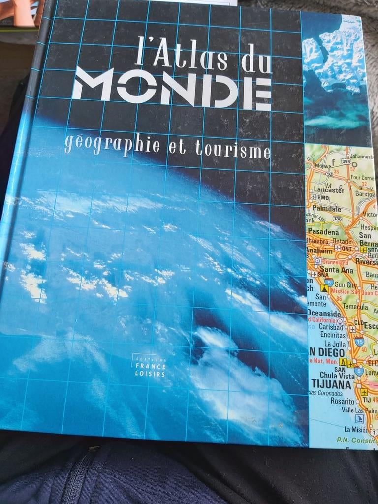 Wereldatlas: geografie en toerisme, Ophalen of Verzenden, Zo goed als nieuw, Wereld