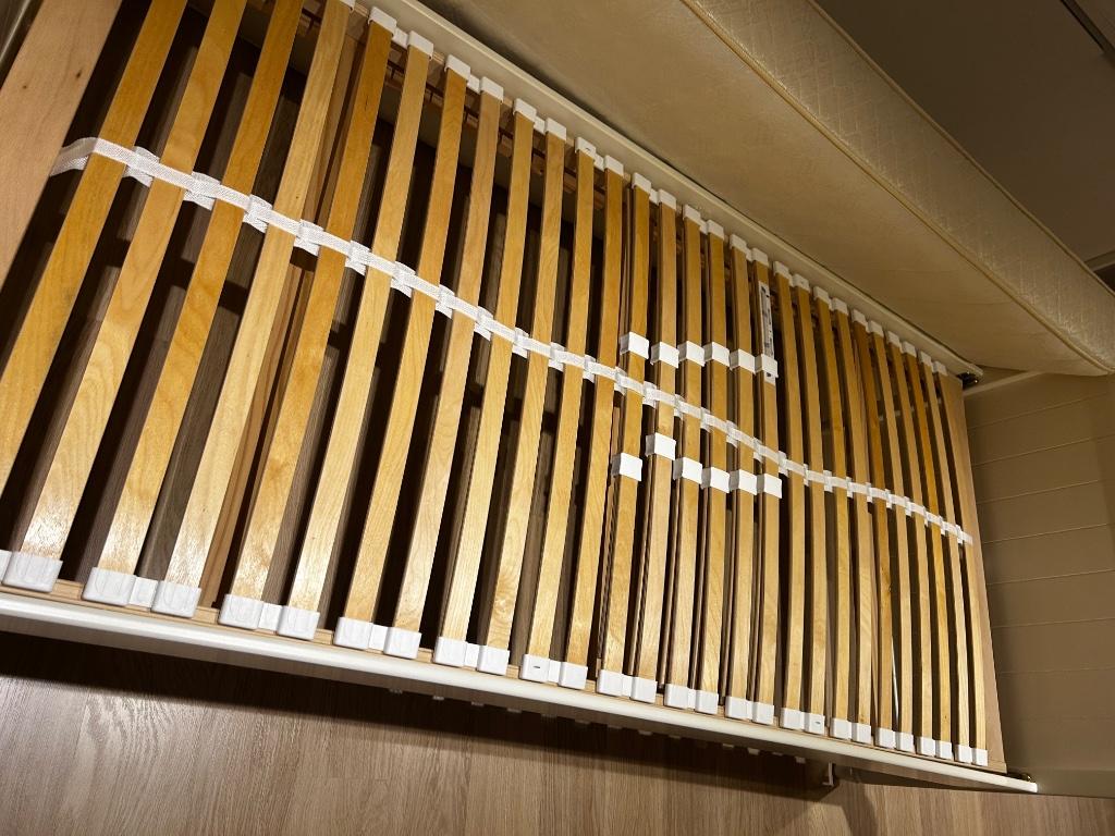 Kinderbed met lattenbodem en matras, Enlèvement, Comme neuf, 180 cm ou plus, Sommier à lattes